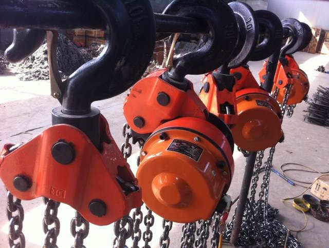 东圣环链电动葫芦采用双刹车系统，为我们的安全保驾护航